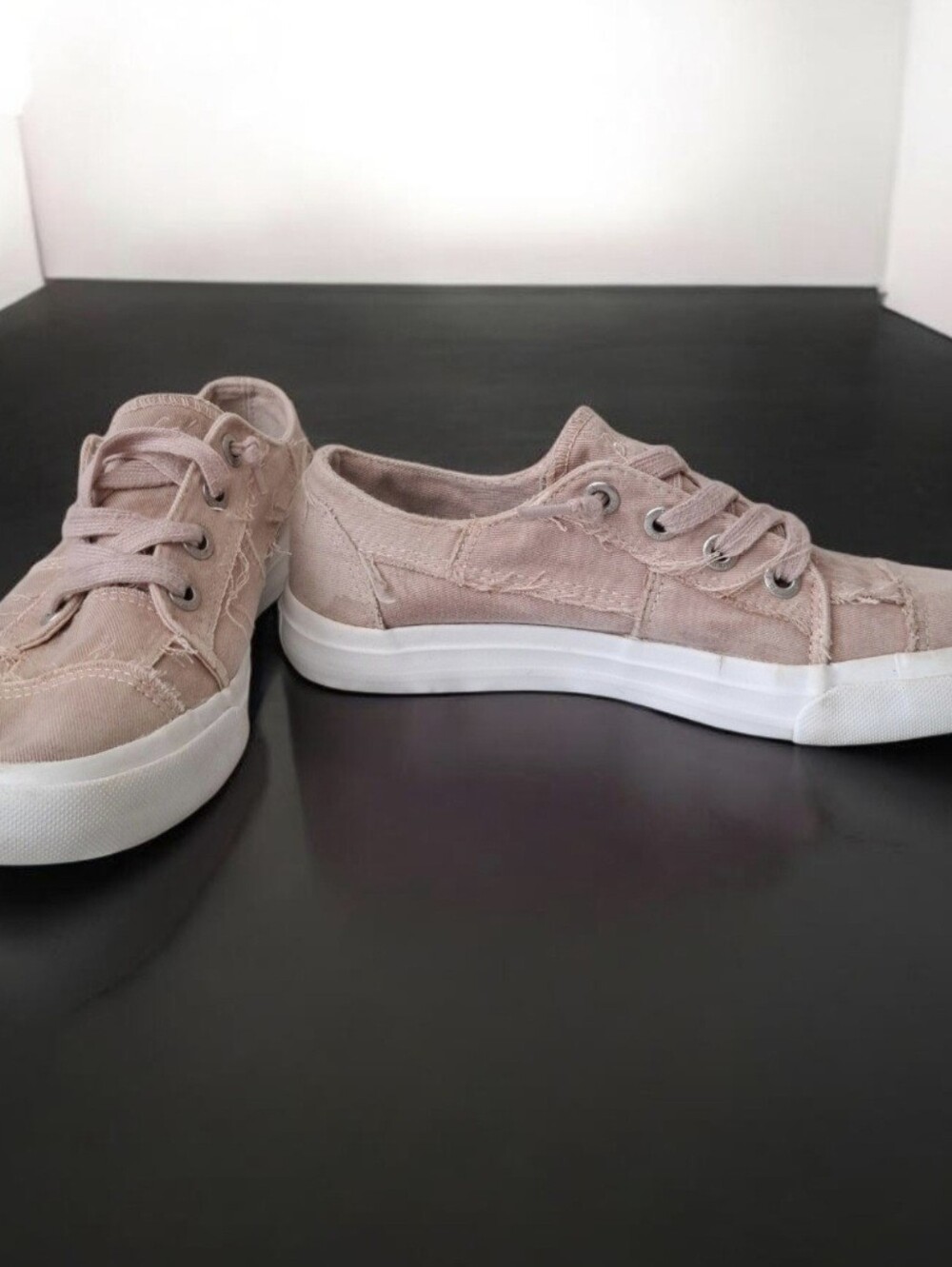 Vans Women's Low-Top Sneakers - Blush Pink Size Women 7.5 Good Condition